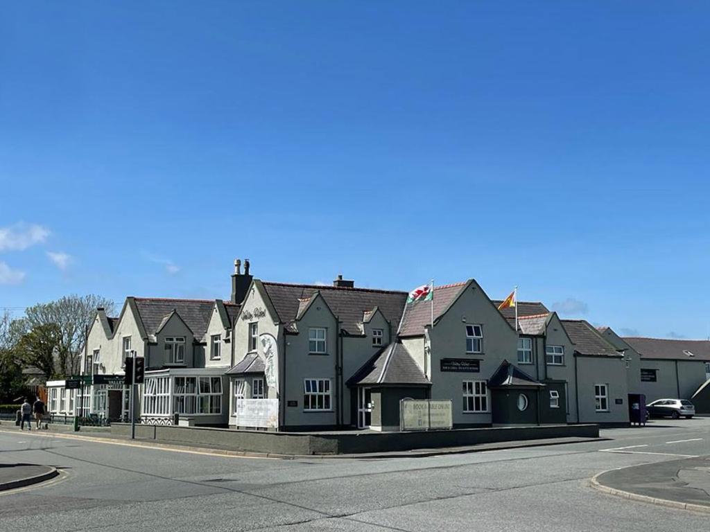 The Valley Hotel, Anglesey Exterior photo